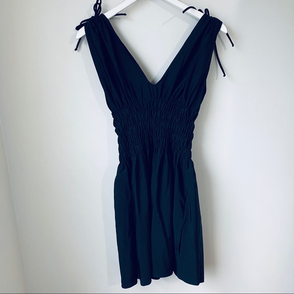 Cyn & Luca Sleeveless Deep V-Neck Dress - Picture 5 of 10